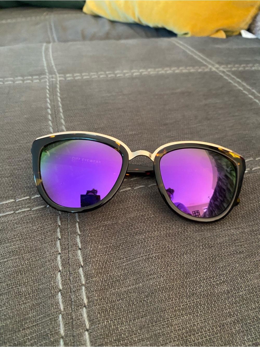 EUC DIFF purple black Tortoiseshell Cat-Eye Sunglasses with Purple Mirror Lenses